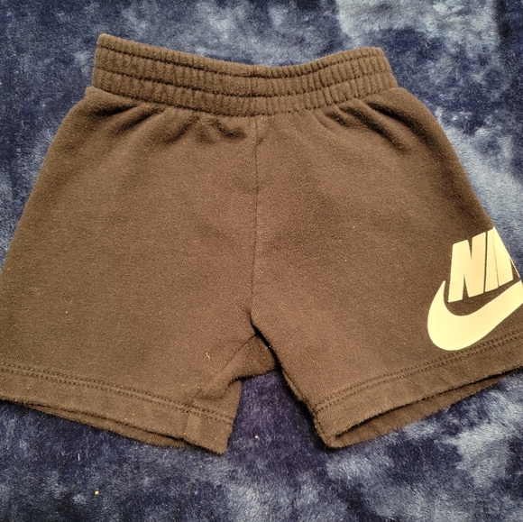 Nike Boy Shorts - Picture 2 of 2